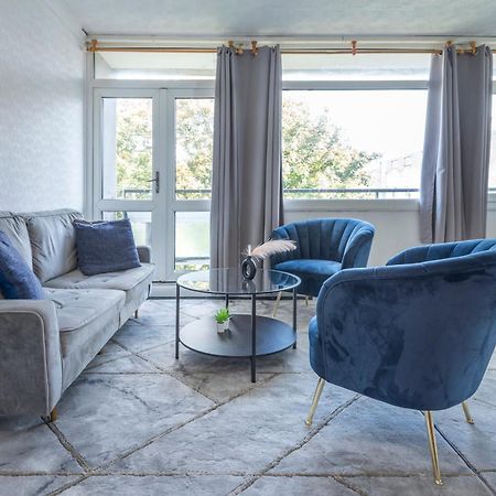 Entire 3 Bedroom Luxury Apartment In London With Private Balcony Exterior photo