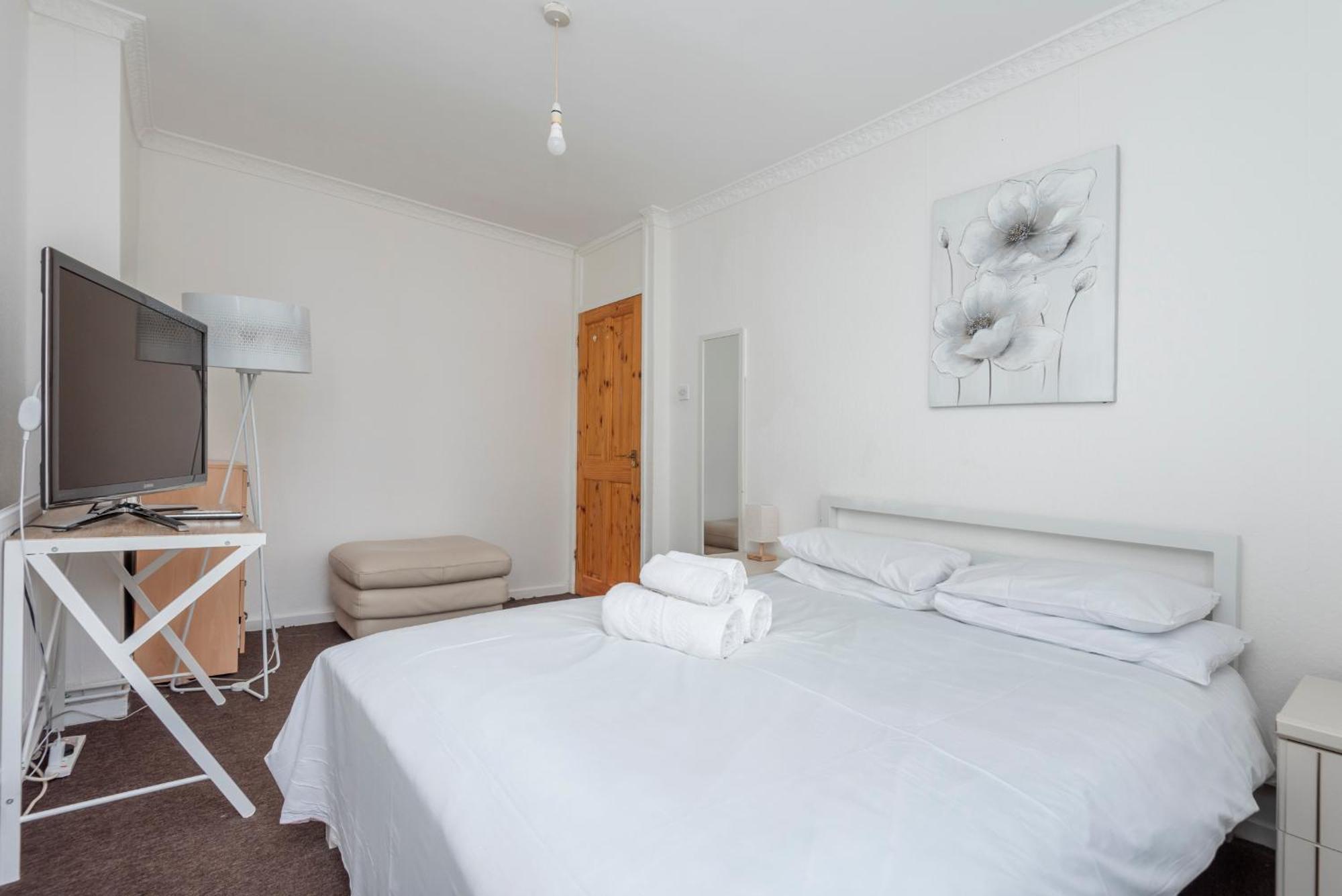 Entire 3 Bedroom Luxury Apartment In London With Private Balcony Exterior photo
