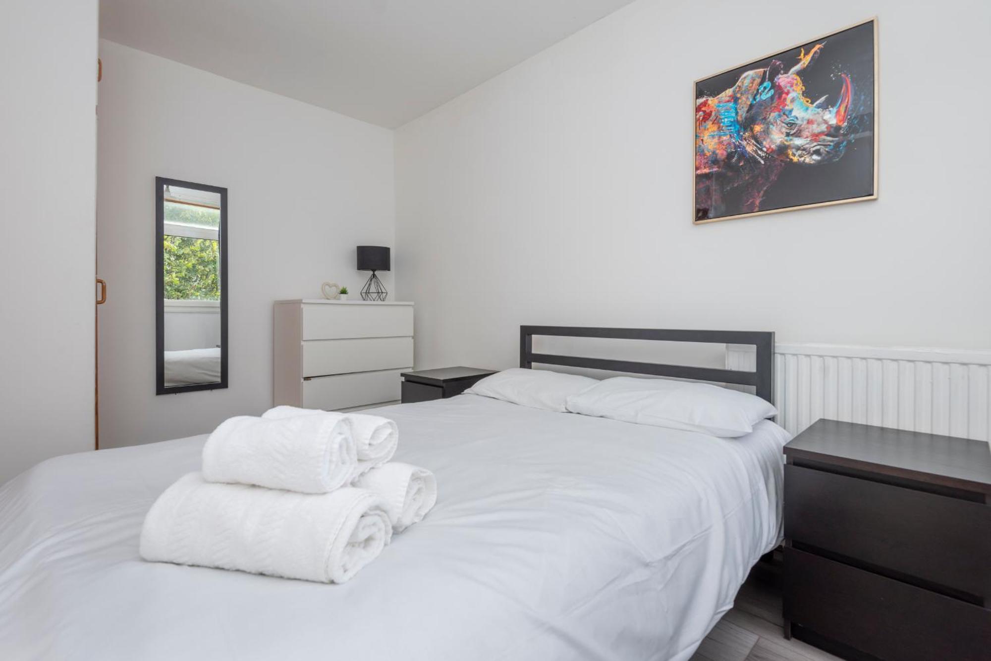 Entire 3 Bedroom Luxury Apartment In London With Private Balcony Exterior photo